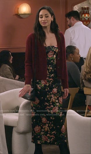 Parker’s long floral dress and red cardigan on How I Met Your Father