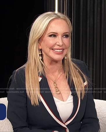 Shannon Beador’s navy stripe trim blazer on E! News