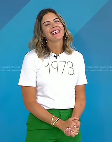 Siri Daly's white 1973 print tee on Today