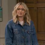 Sophie’s oversized denim jacket on How I Met Your Father