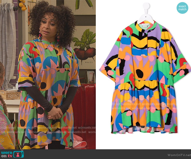 Stella McCartney  Graphic Print Midi Dress worn by Raven Baxter (Raven-Symoné) on Ravens Home