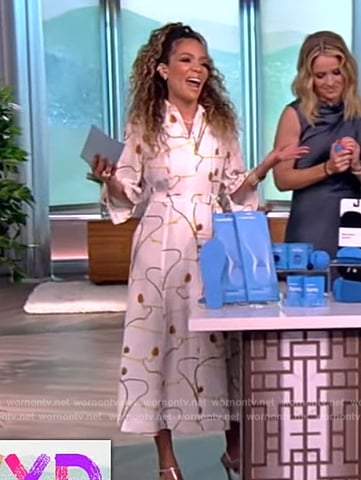 Sunny’s white floral print shirtdress on The View