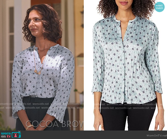 Vince Camellia Long Sleeve Pleated worn by Nalini Vishwakumar (Poorna Jagannathan) on Never Have I Ever