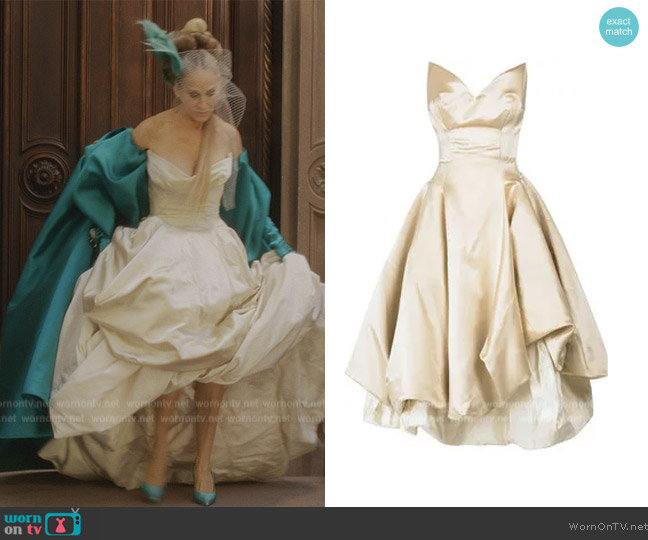 Carrie Bradshaw wore this famous Vivienne Westwood wedding dress and it has  an interesting story