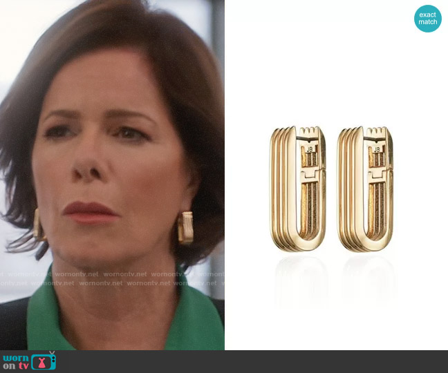 Jenny Bird Rahni Ribbed U-Link Hoop Earrings worn by Margaret Wright (Marcia Gay Harden) on So Help Me Todd