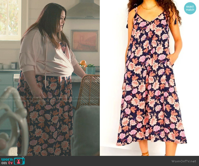 Old Navy Tie-Shoulder Tasseled Floral-Print Dress worn by Dana Sue Sullivan (Brooke Elliott) on Sweet Magnolias