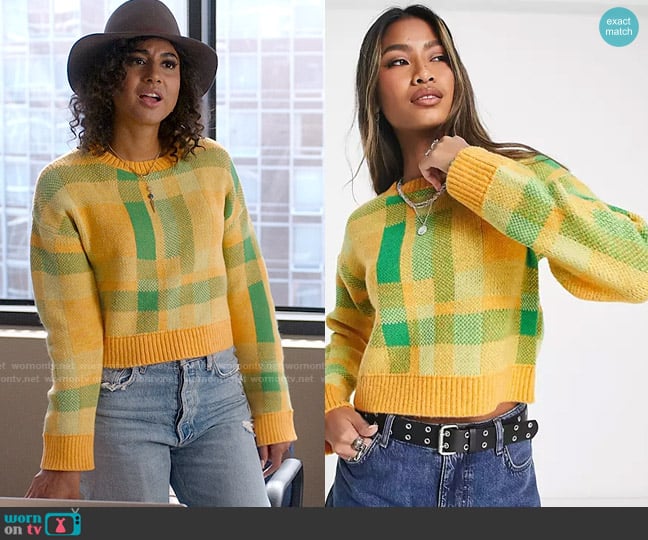 Only Cropped sweater in yellow & green check worn by Leah (Vella Lovell) on So Help Me Todd