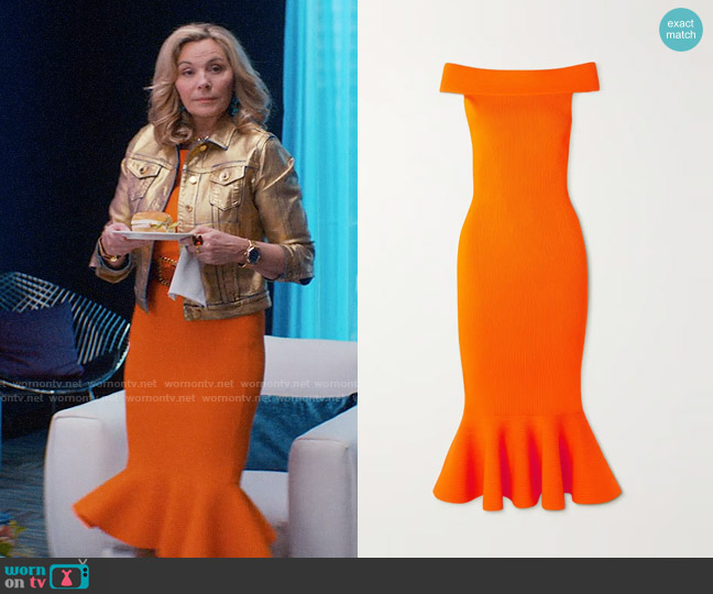 Alexander McQueen Sirene Dress worn by Madolyn Addison (Kim Cattrall) on Glamorous