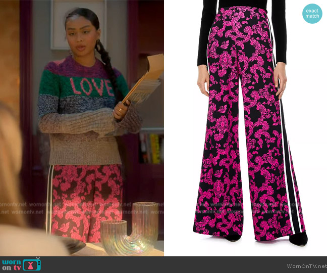 Urban Outfitters So Sweet Lace Seamless Bra Top worn by Kiela Hall  (Daniella Perkins) as seen in grown-ish (S06E06)