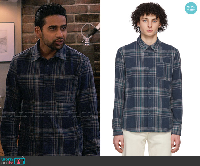 Sid’s blue plaid shirt on How I Met Your Father