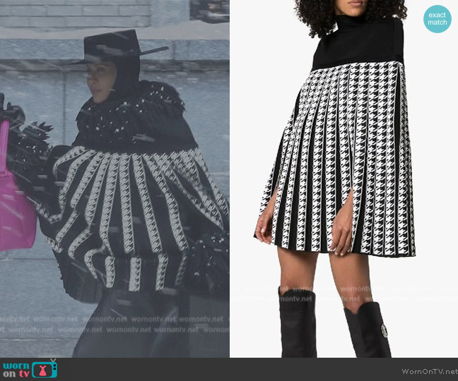 Balmain Fringe Cape worn by Lisa Todd Wexley (Nicole Ari Parker) on And Just Like That