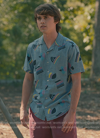 Kyle's blue geometric print shirt on Sweet Magnolias