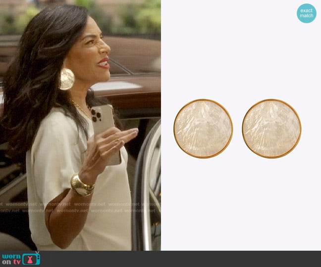 Christina Caruso Bezel Set Shell Earring worn by Seema Patel (Sarita Choudhury) on And Just Like That