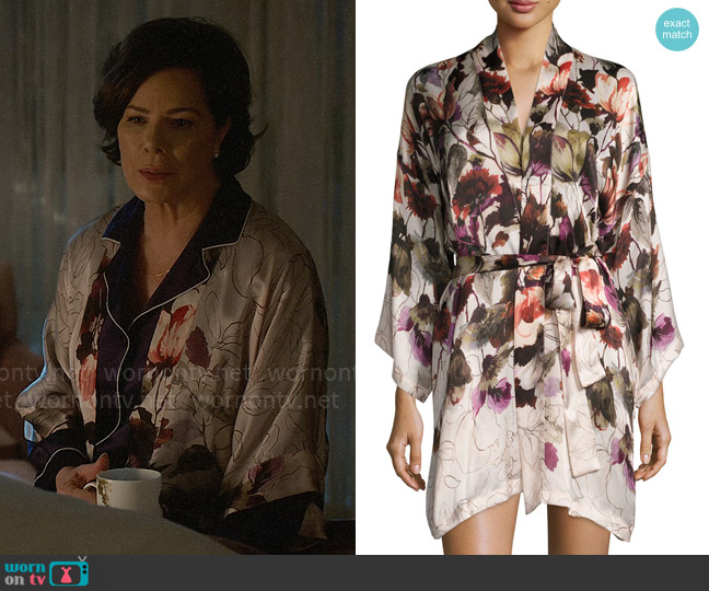 Christine Designs Silk Short Robe in Botanica Print worn by Margaret Wright (Marcia Gay Harden) on So Help Me Todd