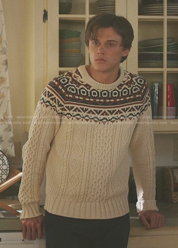 Conrad's white cable knit sweater on The Summer I Turned Pretty