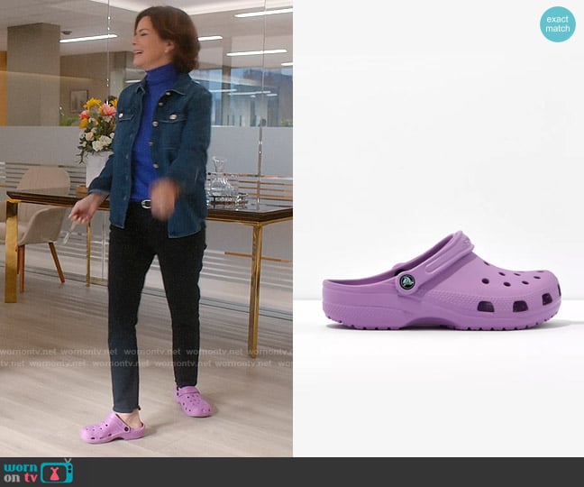 Crocs Classic Clog in Purple worn by Margaret Wright (Marcia Gay Harden) on So Help Me Todd