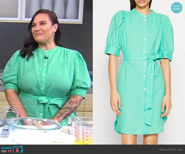 Gap Puff Sleeve Shirt Dress worn by Karen Akunowicz on Good Morning America