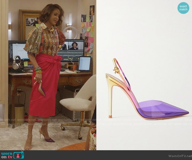 Gianvito Rossi 105 Metallic Leather Slingback Pumps worn by Lisa Todd Wexley (Nicole Ari Parker) on And Just Like That