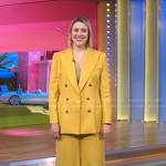 Greta Gerwig’s yellow pant suit on Good Morning America