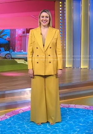 Greta Gerwig's yellow pant suit on Good Morning America