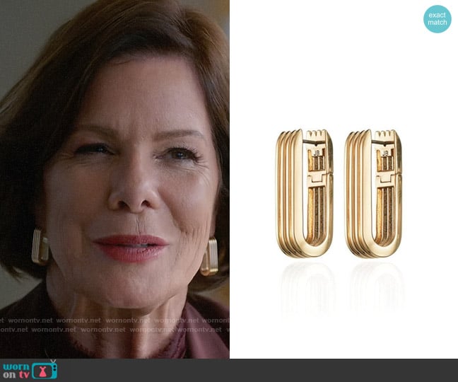 Jenny Bird Rahni Ribbed U-Link Hoop Earrings worn by Margaret Wright (Marcia Gay Harden) on So Help Me Todd