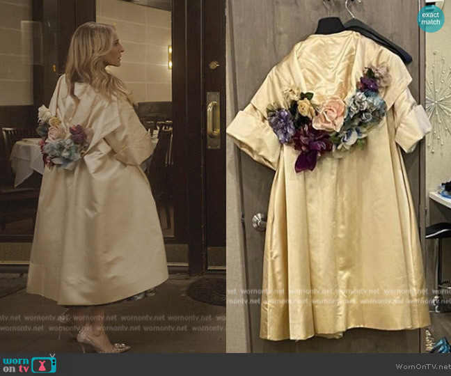 Vintage Coat by Lofty Vintage worn by Carrie Bradshaw (Sarah Jessica Parker) on And Just Like That