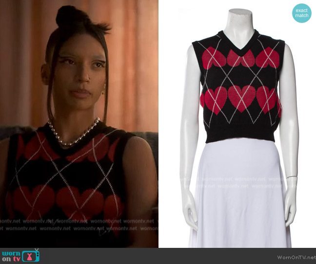 Moschino Vintage Sweater worn by Zaara (Tara Raani) on Grown-ish