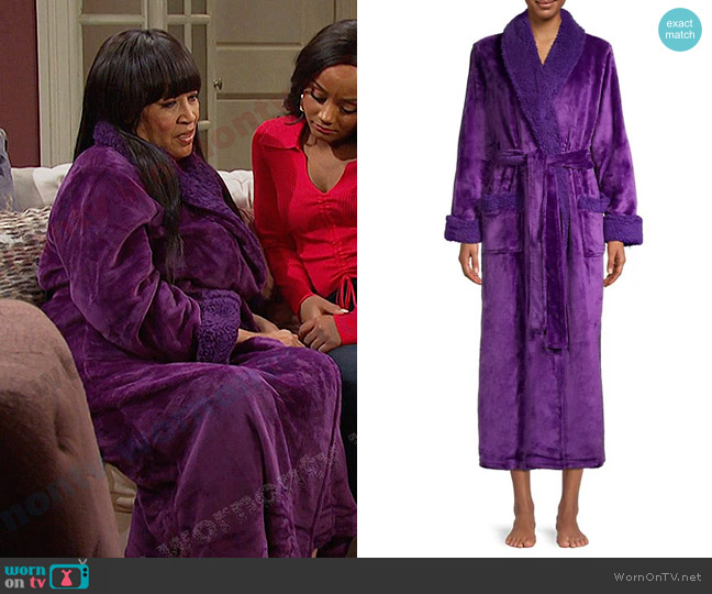 Natori Faux-Shearling Sherpa Robe worn by Paulina Price (Jackée Harry) on Days of our Lives