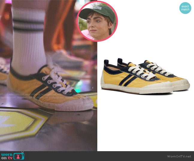 Re/Done 90s Low-Top Sneakers worn by Skye (Elsie Fisher) on The Summer I Turned Pretty