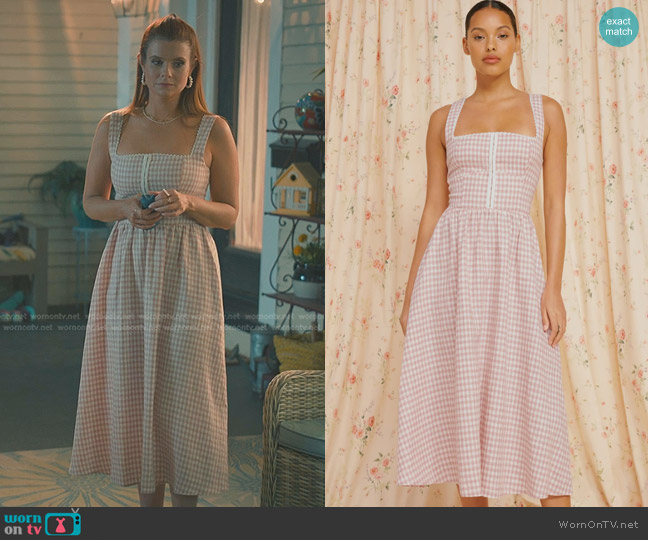 Reformation Tagliatelle Linen Dress in Blush Check worn by Maddie Townsend (JoAnna Garcia Swisher) on Sweet Magnolias