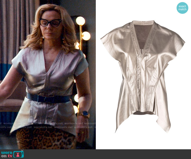 Rick Owens Naska leather blouse worn by Madolyn Addison (Kim Cattrall) on Glamorous