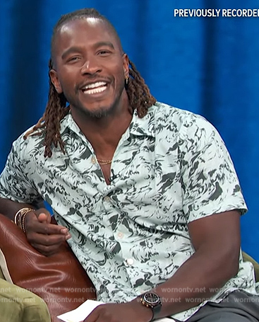 Scott's green abstract print shirt on Access Hollywood