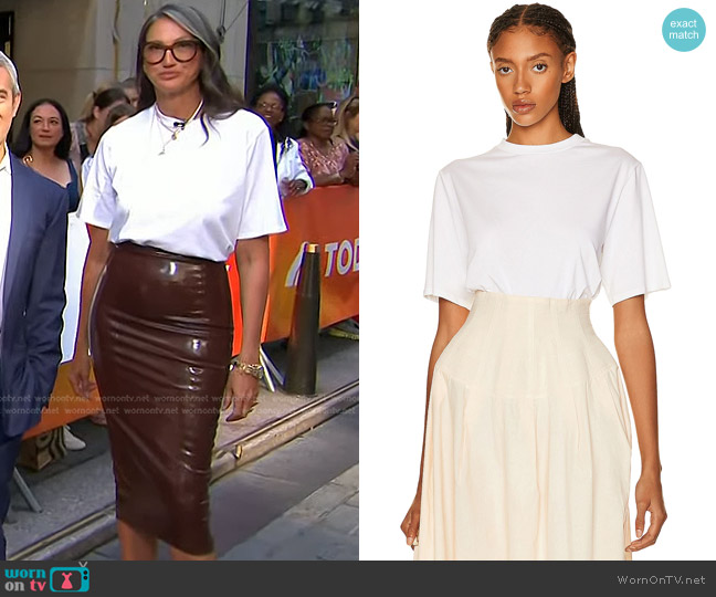 WornOnTV Jenna Lyons s white tee and brown latex pencil skirt on