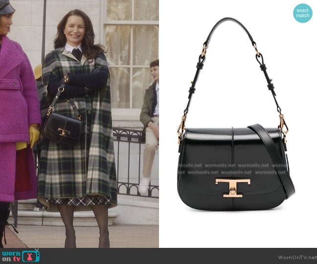 Tod's T Timeless shoulder bag worn by Charlotte York (Kristin Davis) on And Just Like That