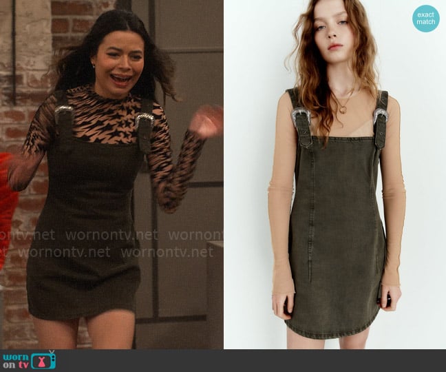 Zara Denim Dress worn by Carly Shay (Miranda Cosgrove) on iCarly