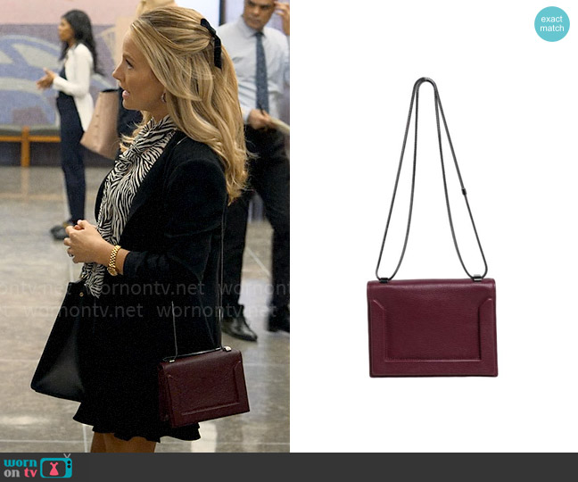 3.1 Phillip Lim Leather Soleil Mini Chain Shoulder Bag worn by Lorna Crane (Becki Newton) on The Lincoln Lawyer