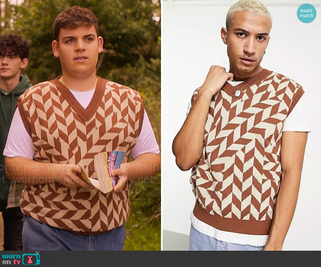 ASOS Design Knit geo tank top in tan worn by Isaac Henderson (Tobie Donovan) on Heartstopper