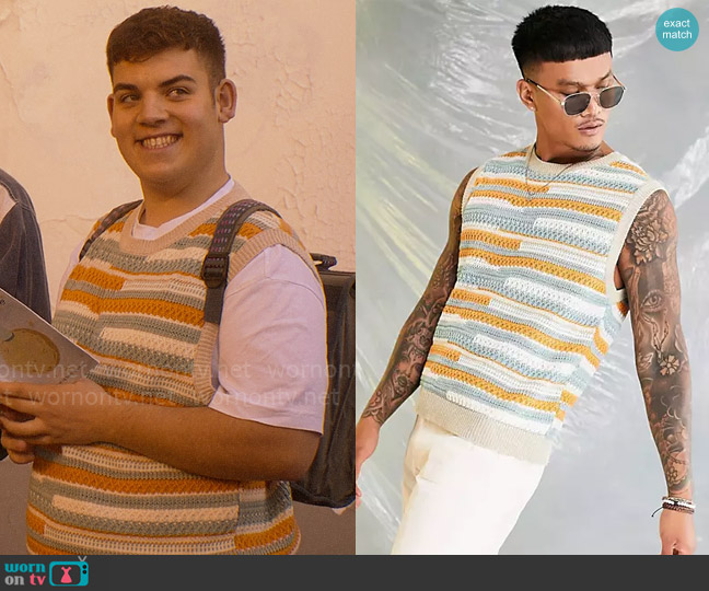 ASOS Design Knitted tank with textured stripes worn by Isaac Henderson (Tobie Donovan) on Heartstopper