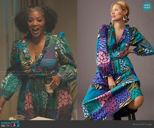 Geisha Designs Long-Sleeve Printed Maxi Dress in Blue Motif worn by Jada Washington (Yolonda Ross) on The Chi