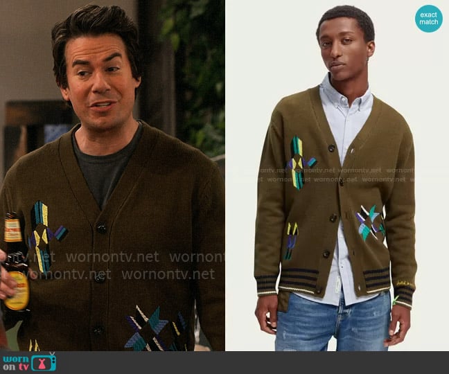 Scotch & Soda Patched-on artwork V-neck cardigan worn by Spencer Shay (Jerry Trainor) on iCarly