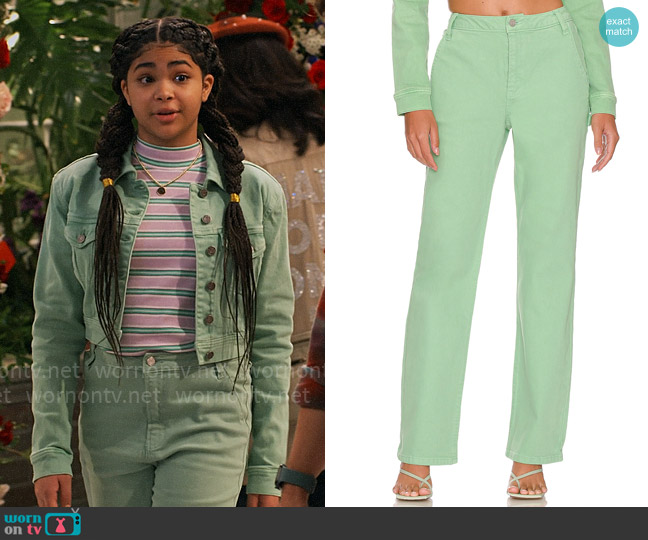 Millicent’s green jeans on iCarly