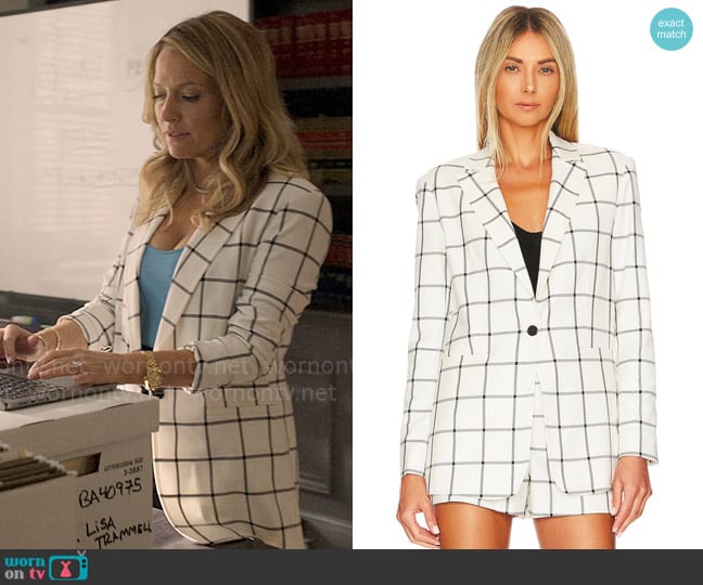 Alice + Olivia Breann Blazer worn by Lorna Crane (Becki Newton) on The Lincoln Lawyer