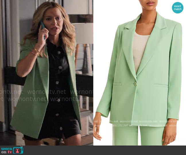 Alice + Olivia Denny Blazer in Seamfoam worn by Lorna Crane (Becki Newton) on The Lincoln Lawyer