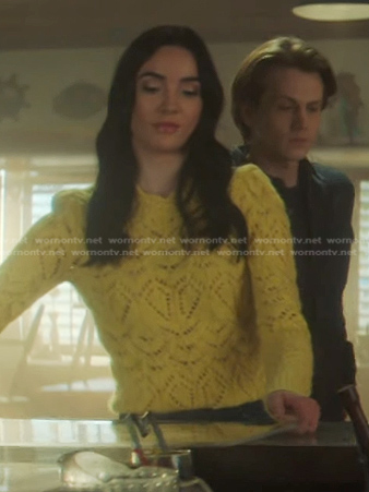 Bess's yellow crochet sweater on Nancy Drew