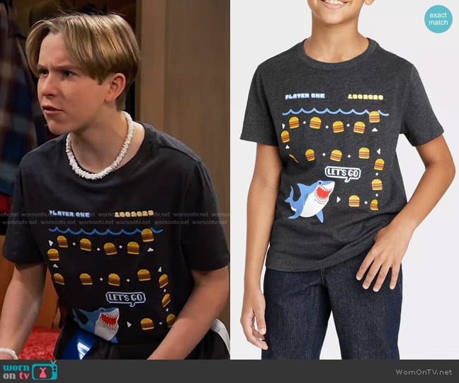 Cat & Jack Boy's Short Sleeve Pac-Man Shark Graphic T-Shirt worn by Jake (Luke Busey) on Bunkd