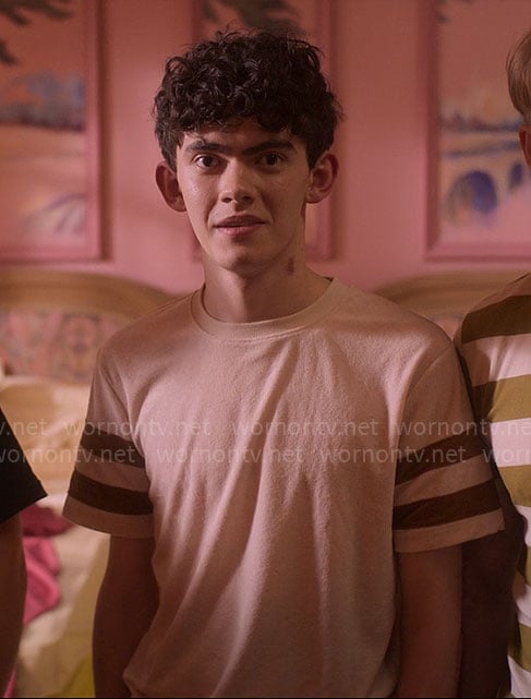 Charlie's striped sleeve t-shirt on Heartstopper