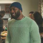 Deondray’s pastel green knit sweatert on The Chi