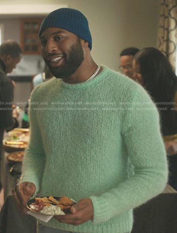 Deondray's pastel green knit sweatert on The Chi