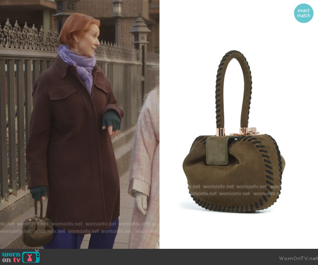 Gabriela Hearst Whipstitch Demi Bag worn by Miranda Hobbs (Cynthia Nixon) on And Just Like That