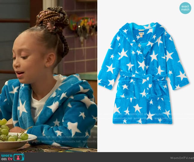 Hatley Starry Night Fleece Robe worn by Alice Baxter (Mykal-Michelle Harris) on Ravens Home